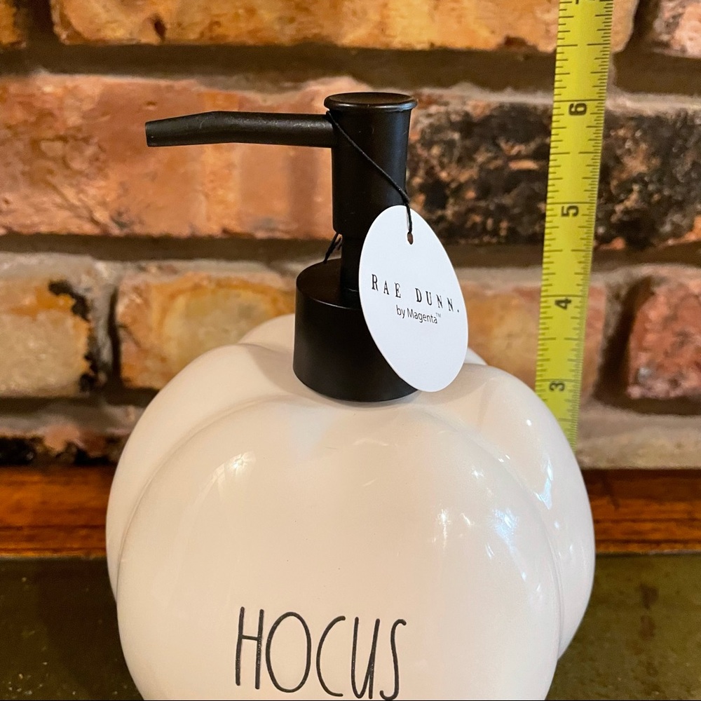Rae Dunn HOCUS POCUS White Pumpkin Shaped Ceramic Soap Dispenser BRAND NEW!! - Picture 4 of 5
